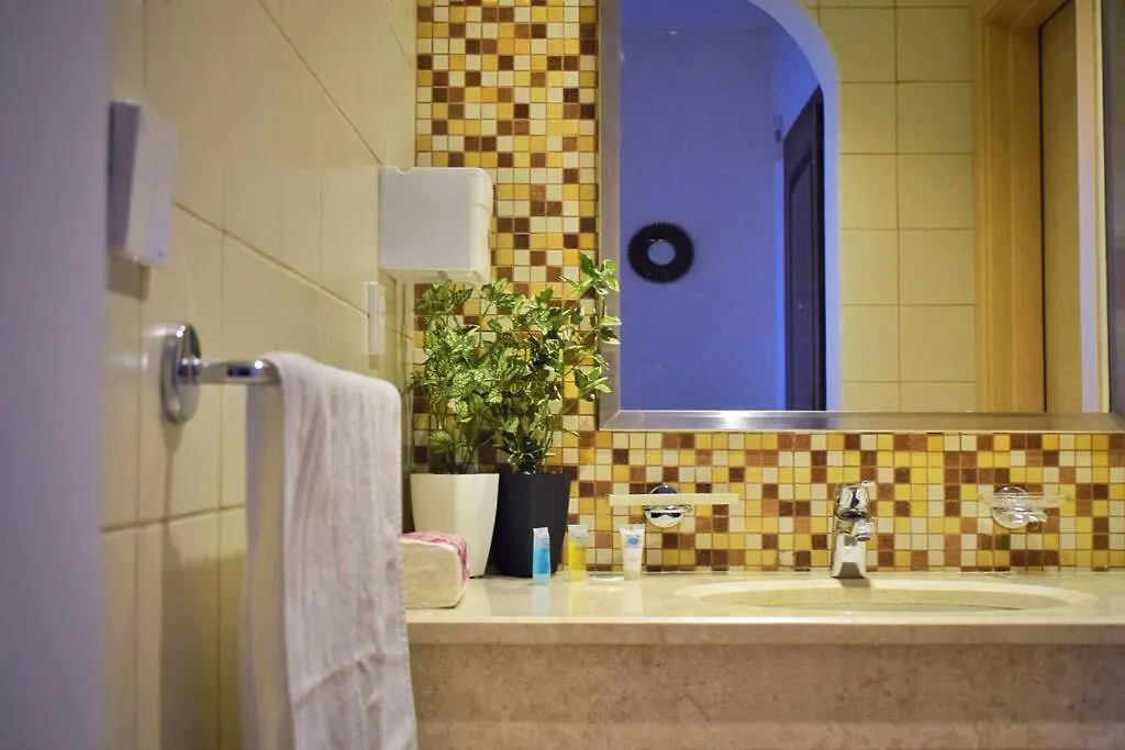 Chic/Elegant 4 Bedrooms… Jeddah