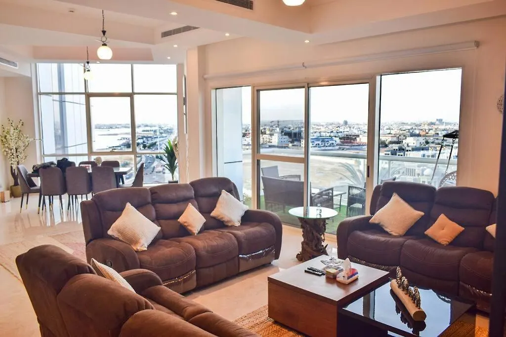 Chic/Elegant 4 Bedrooms… Jidda Lägenhet